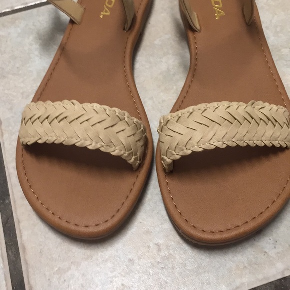 Sandals - Picture 2 of 3